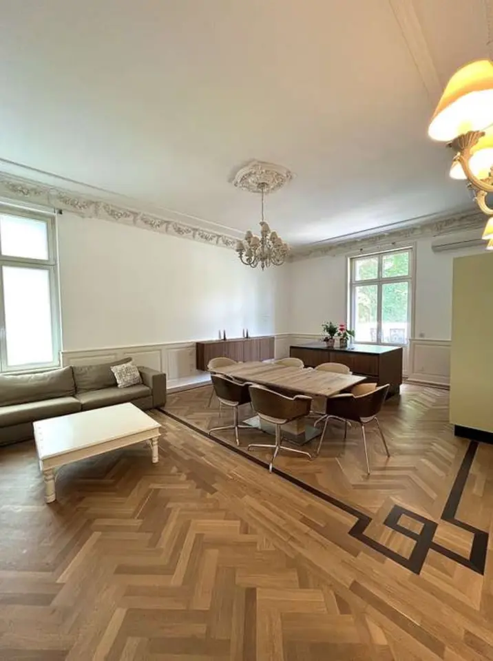 4 Zimmer Wohnung mit 180 m² in Frankfurt am Main – Bild 1