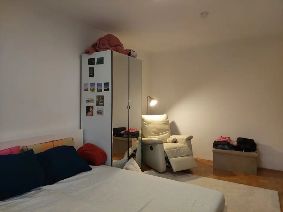 1 room apartment with 82 m² in Munich – Photo 4