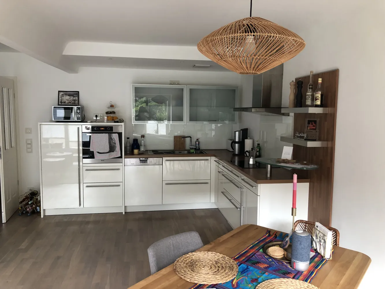 2 Zimmer Wohnung mit 79 m² in Hamburg – Bild 2