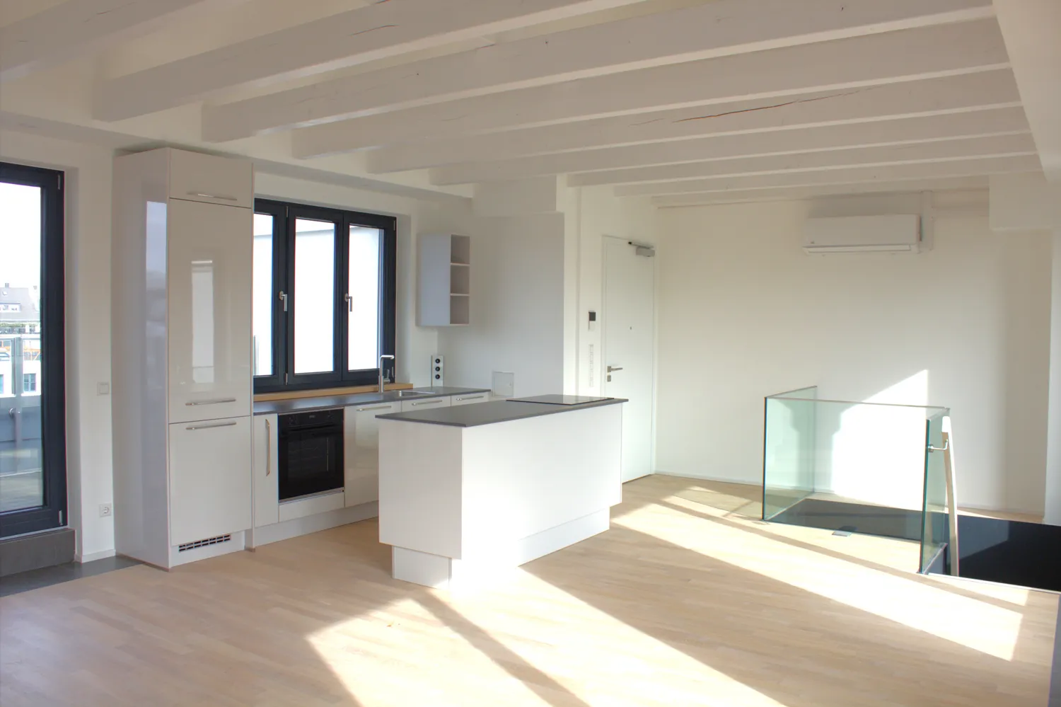 4 Zimmer Wohnung mit 135 m² in Düsseldorf – Bild 1