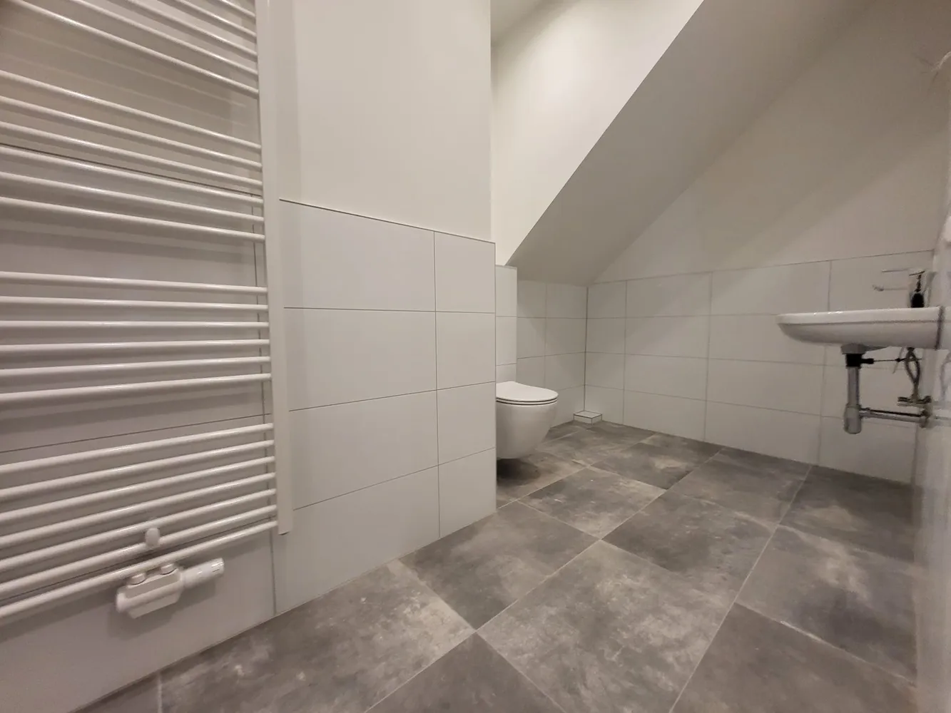 2 Zimmer Wohnung mit 80 m² in Heide – Bild 2