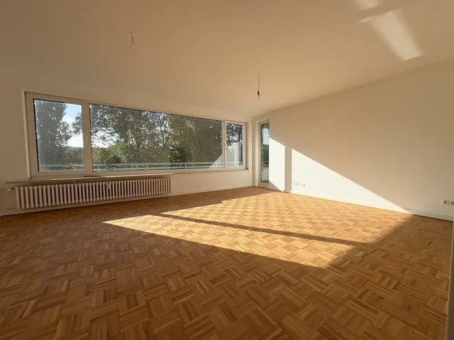 6 Zimmer Wohnung mit 157 m² in Düsseldorf – Bild 3