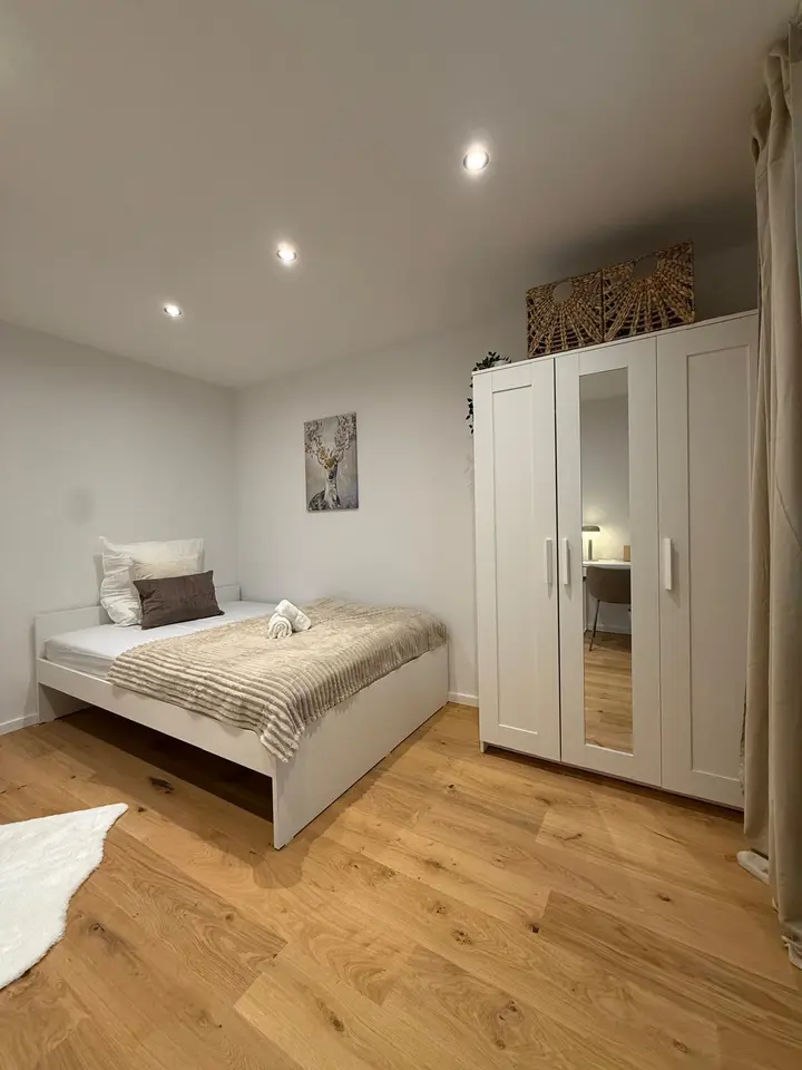 6 Zimmer Wohnung mit 70 m² in München – Bild 1