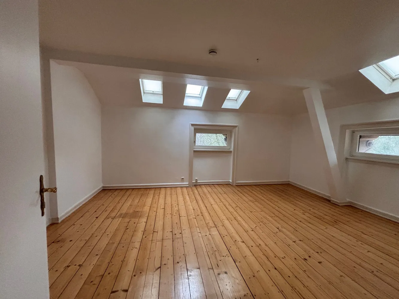 4 Zimmer Wohnung mit 117 m² in Wiesbaden – Bild 6