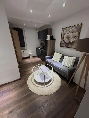 1 Zimmer Wohnung mit 30 m² in Frankfurt am Main – Bild 2