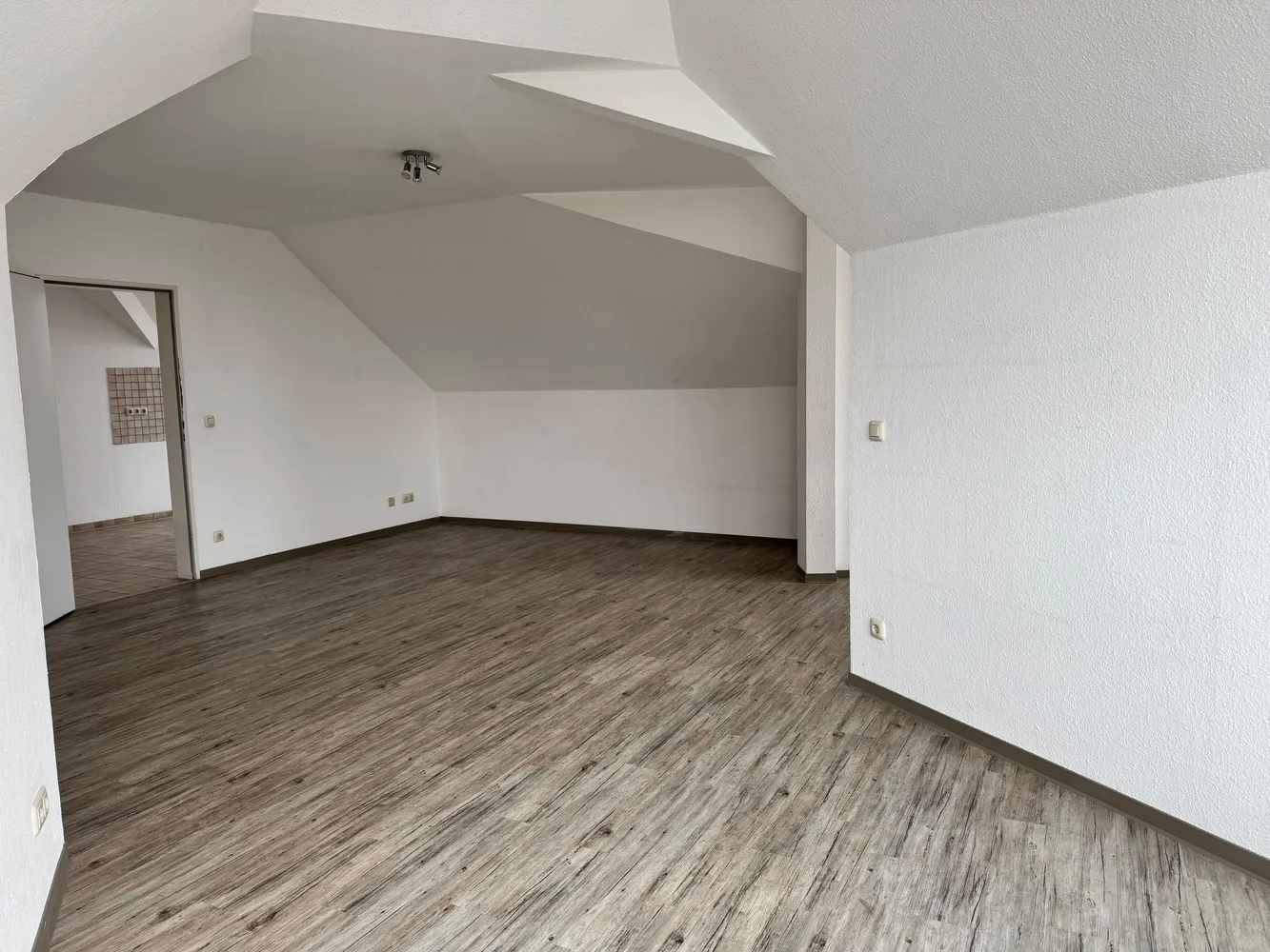 2 Zimmer Wohnung mit 82 m² in Essen – Bild 3