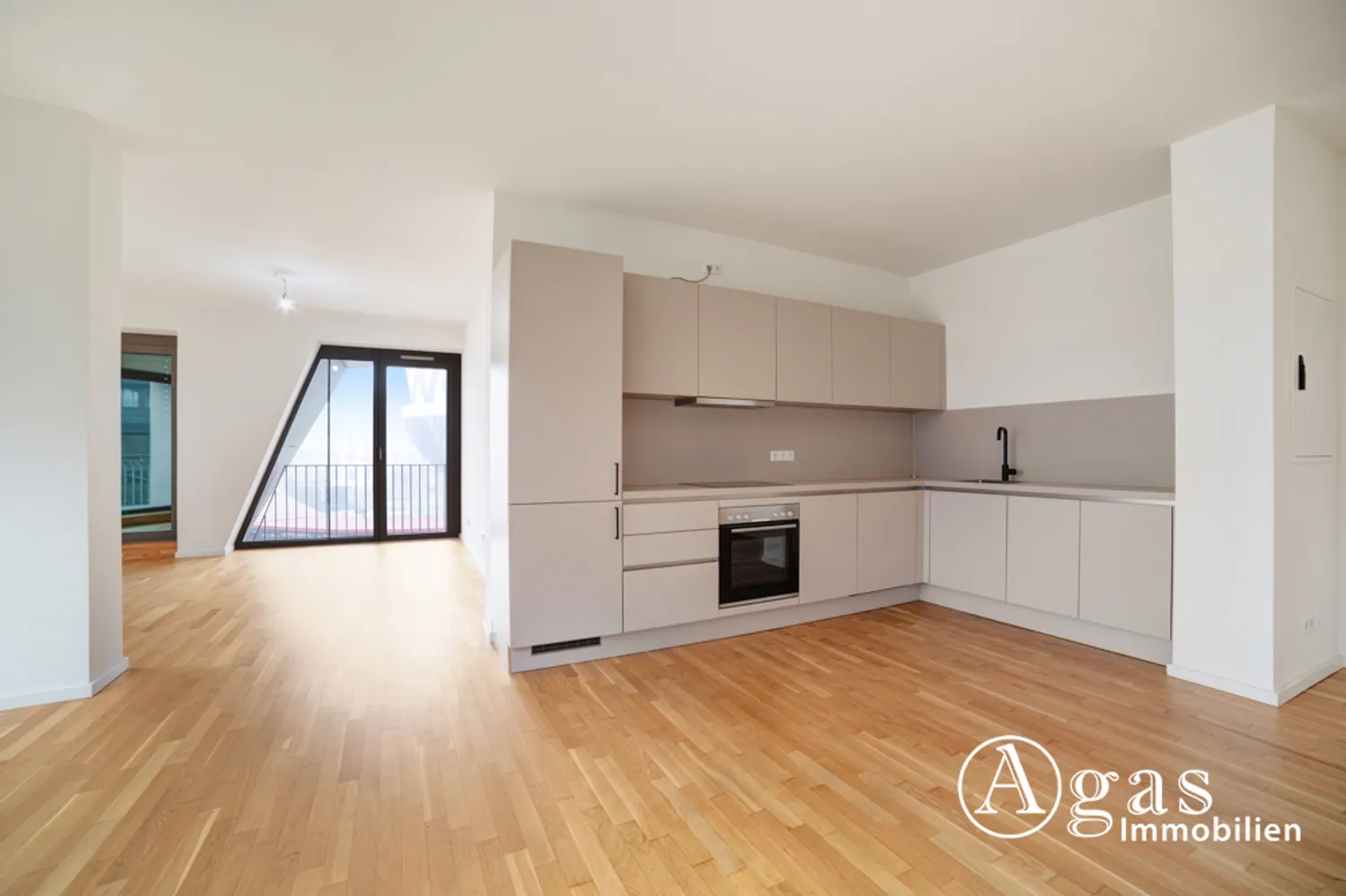 4 Zimmer Wohnung mit 141 m² in Berlin – Bild 2