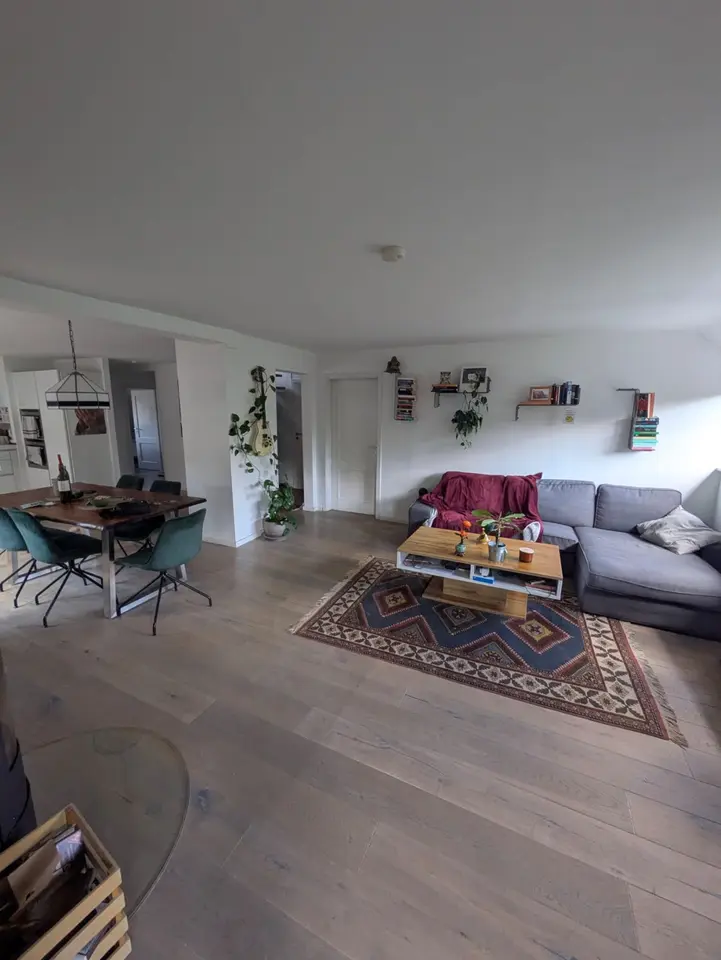 4 Zimmer Wohnung mit 123 m² in Stuttgart – Bild 1