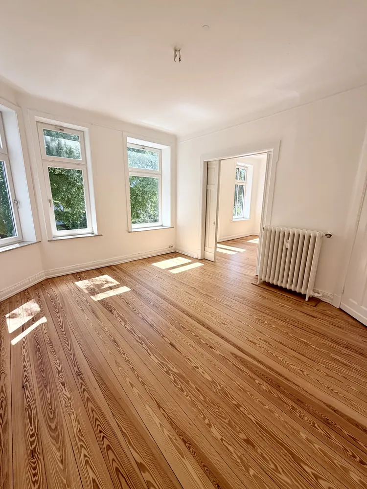 4 Zimmer Wohnung mit 150 m² in Hamburg – Bild 1