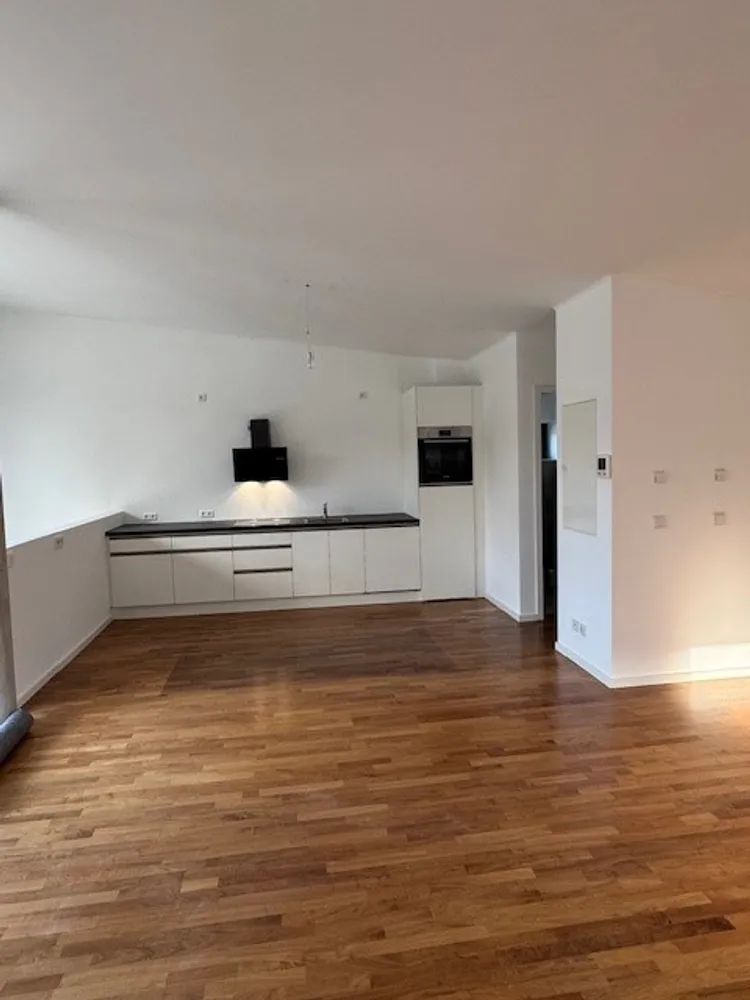 3 Zimmer Wohnung mit 112 m² in München – Bild 4