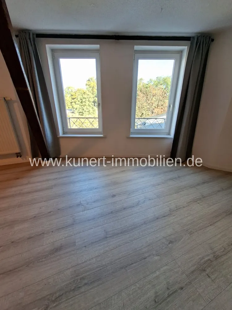 3 Zimmer Wohnung mit 121 m² in Halle (Saale) – Bild 2
