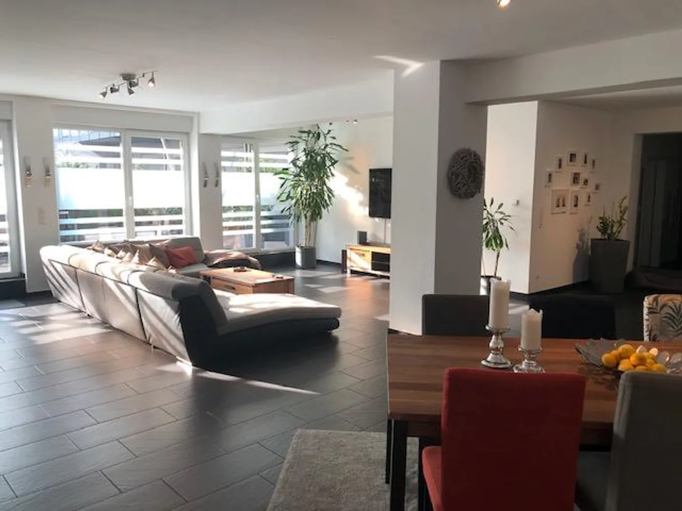 4 Zimmer Wohnung mit 170 m² in Duisburg – Bild 1