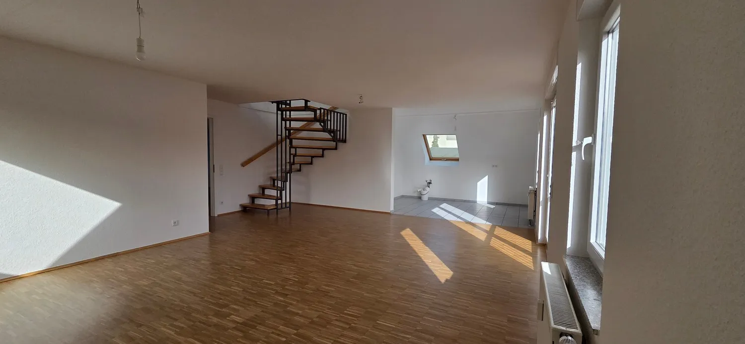 4 Zimmer Wohnung mit 125 m² in Solingen – Bild 1