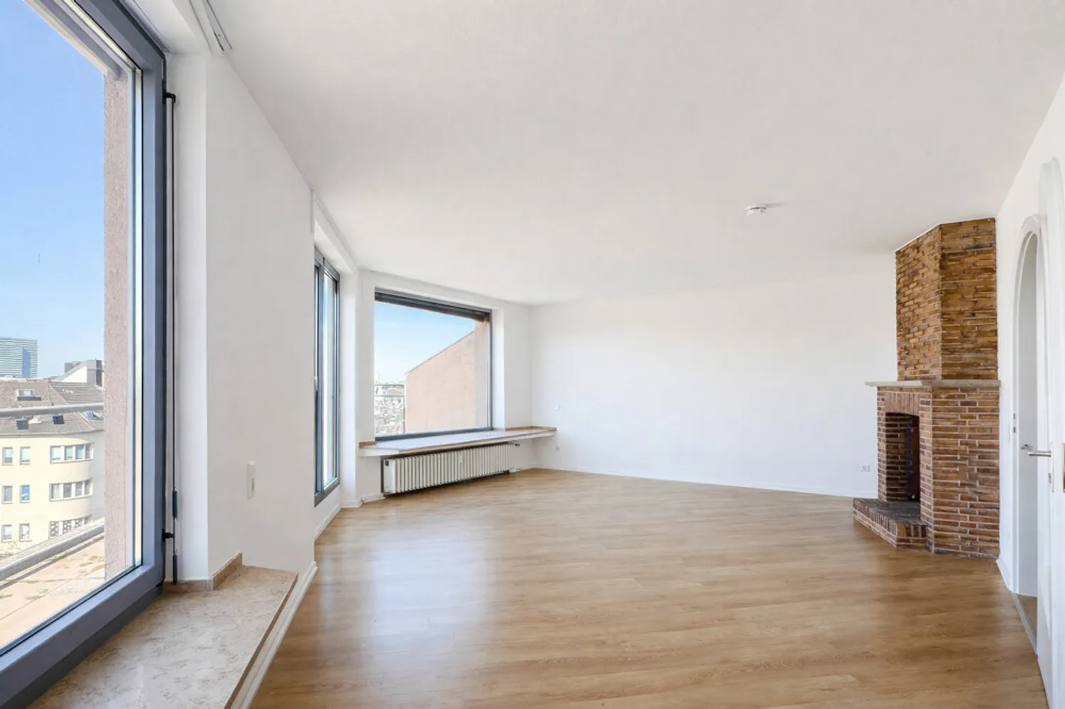 4 Zimmer Wohnung mit 133 m² in Düsseldorf – Bild 2