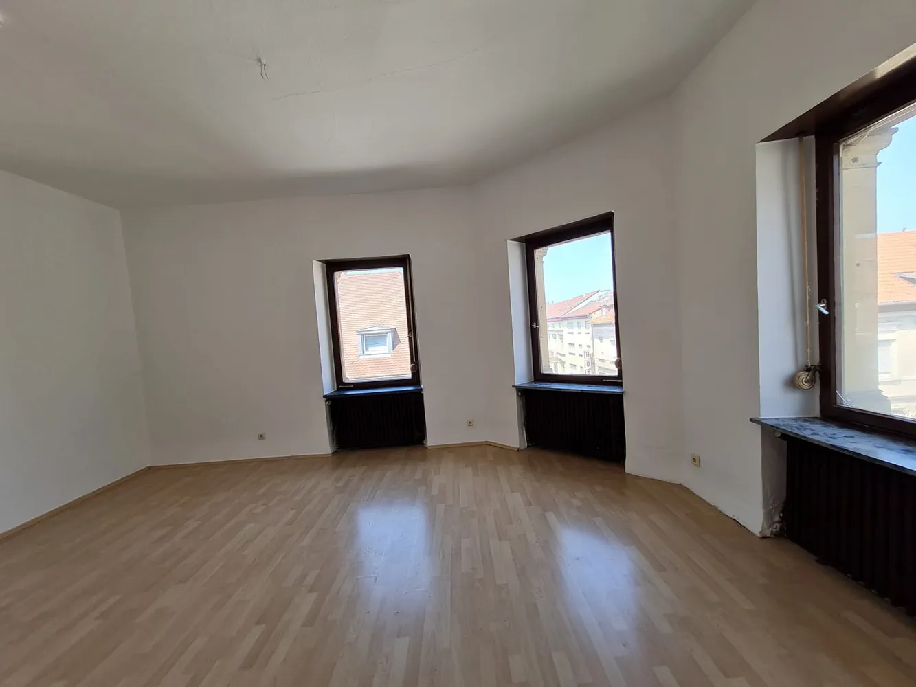 5 Zimmer Wohnung mit 110 m² in Karlsruhe – Bild 2