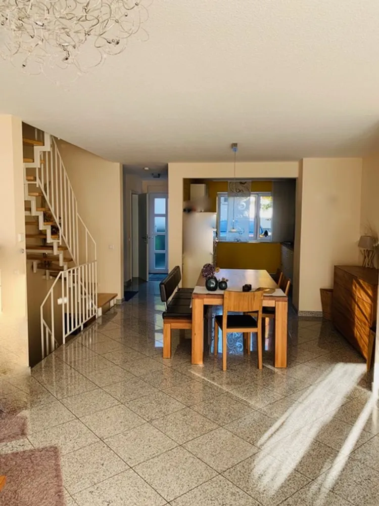 5 Zimmer Wohnung mit 160 m² in Frankfurt am Main – Bild 1