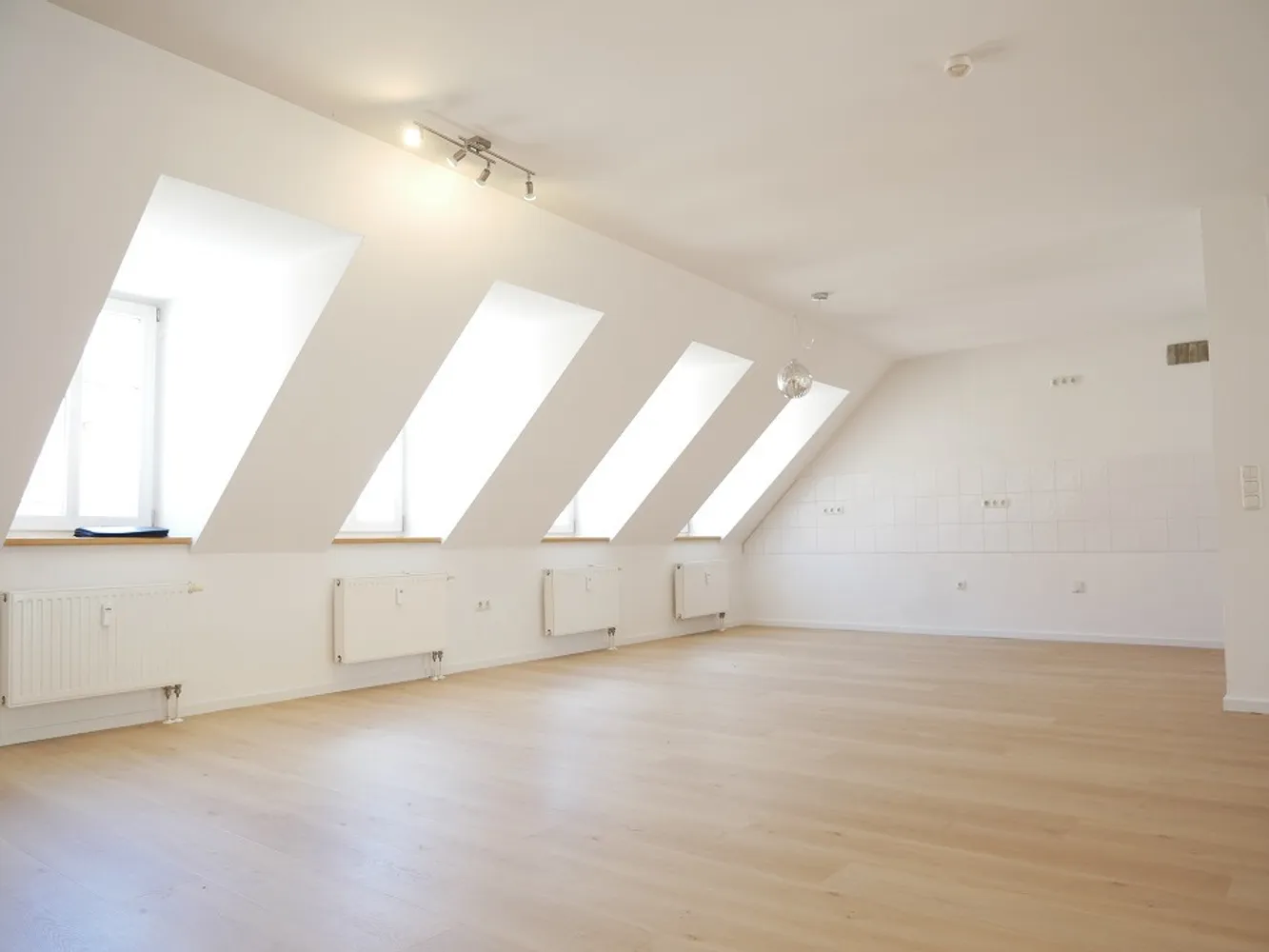 2 room apartment with 116 m² in Augsburg – Photo 3