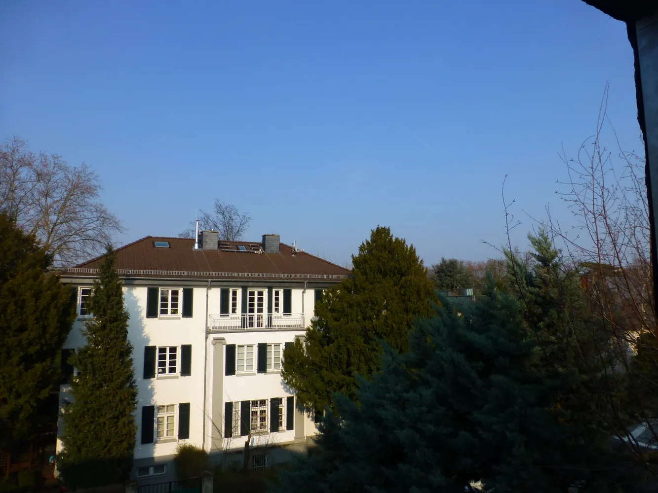 3 Zimmer Wohnung mit 100 m² in Frankfurt am Main – Bild 2