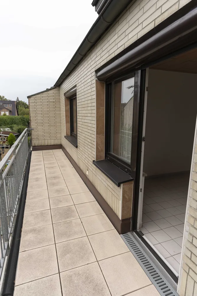4 Zimmer Wohnung mit 96 m² in Düsseldorf – Bild 1