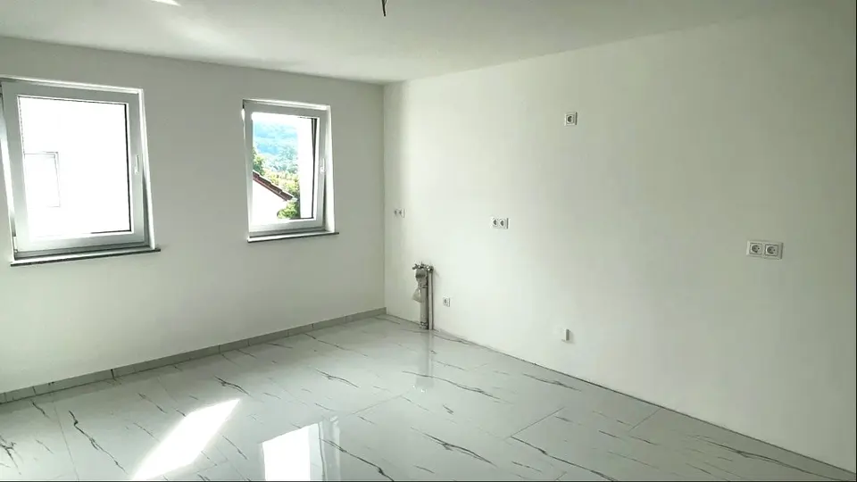 4 Zimmer Wohnung mit 120 m² in Freital – Bild 2