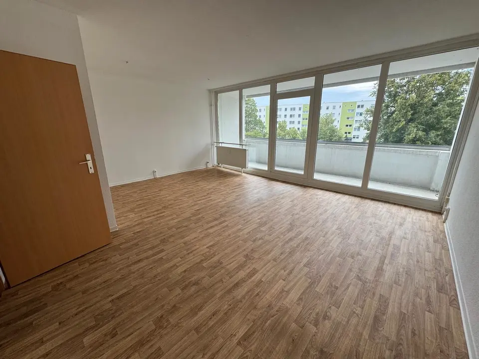 2 Zimmer Wohnung mit 67 m² in Schwerin – Bild 1