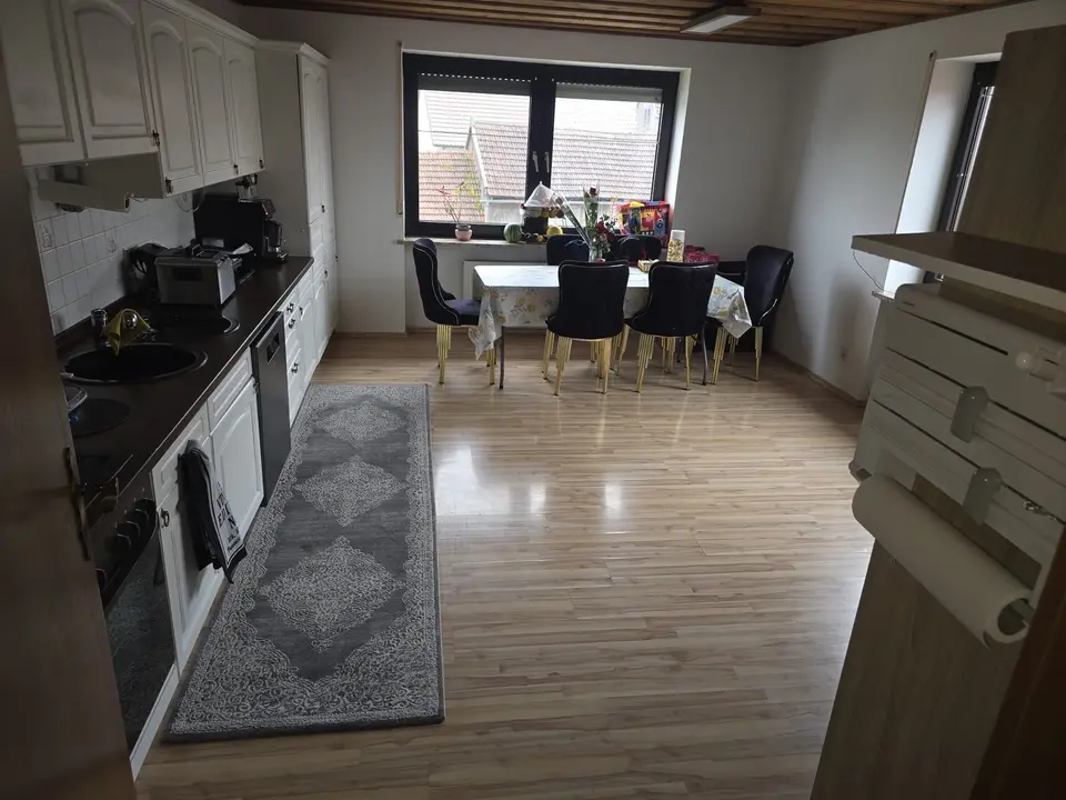 5 Zimmer Wohnung mit 133 m² in Regensburg – Bild 1