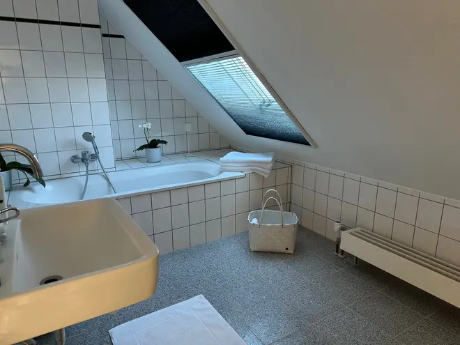 4 Zimmer Wohnung mit 130 m² in Düsseldorf – Bild 2