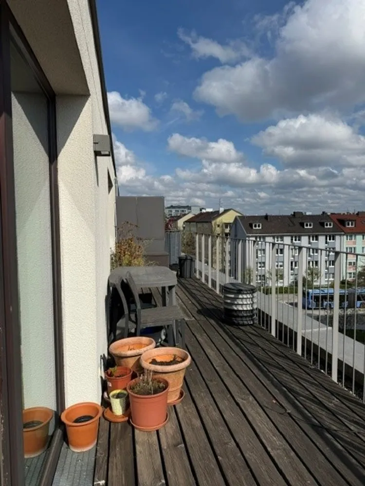 4 Zimmer Wohnung mit 125 m² in München – Bild 2