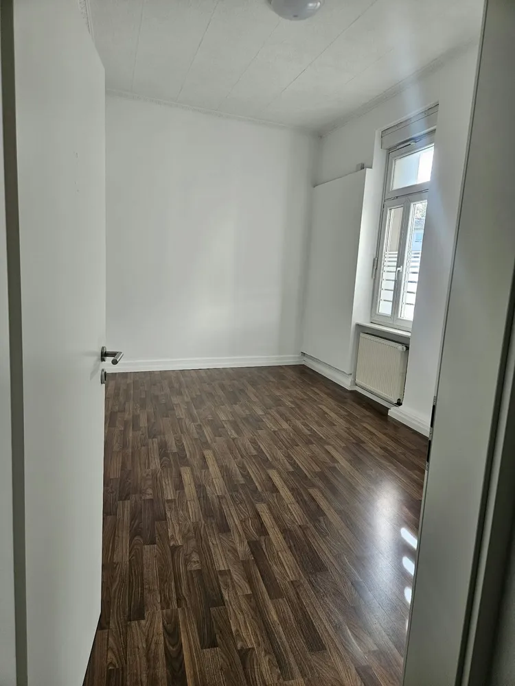 3 Zimmer Wohnung mit 96 m² in Karlsruhe – Bild 2