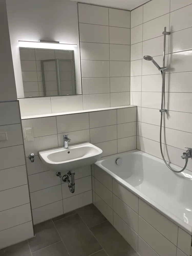 2 Zimmer Wohnung mit 70 m² in Karlsruhe – Bild 2