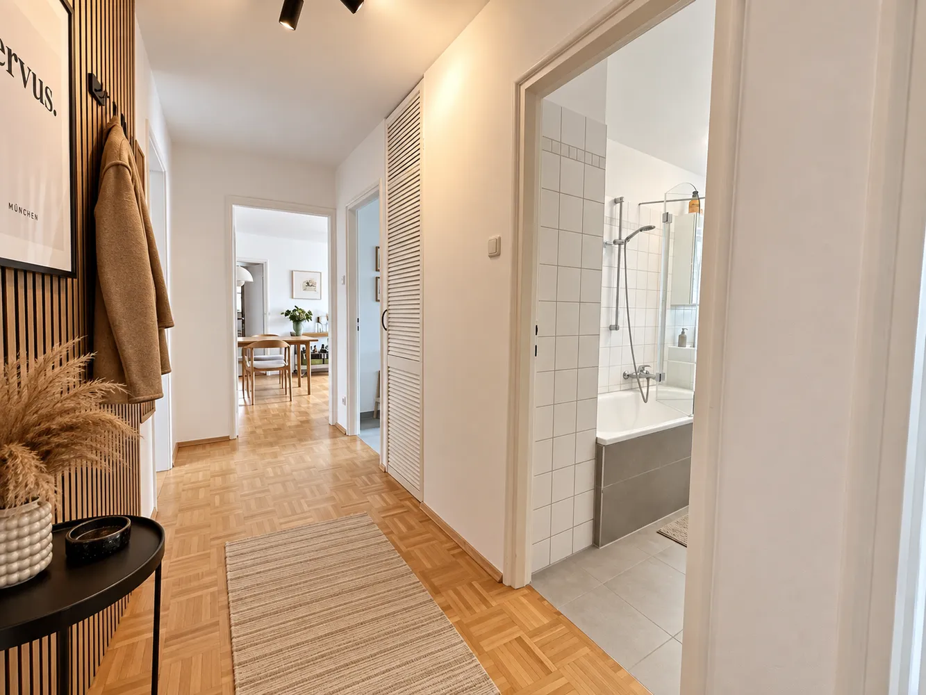 4 Zimmer Wohnung mit 80 m² in München – Bild 2