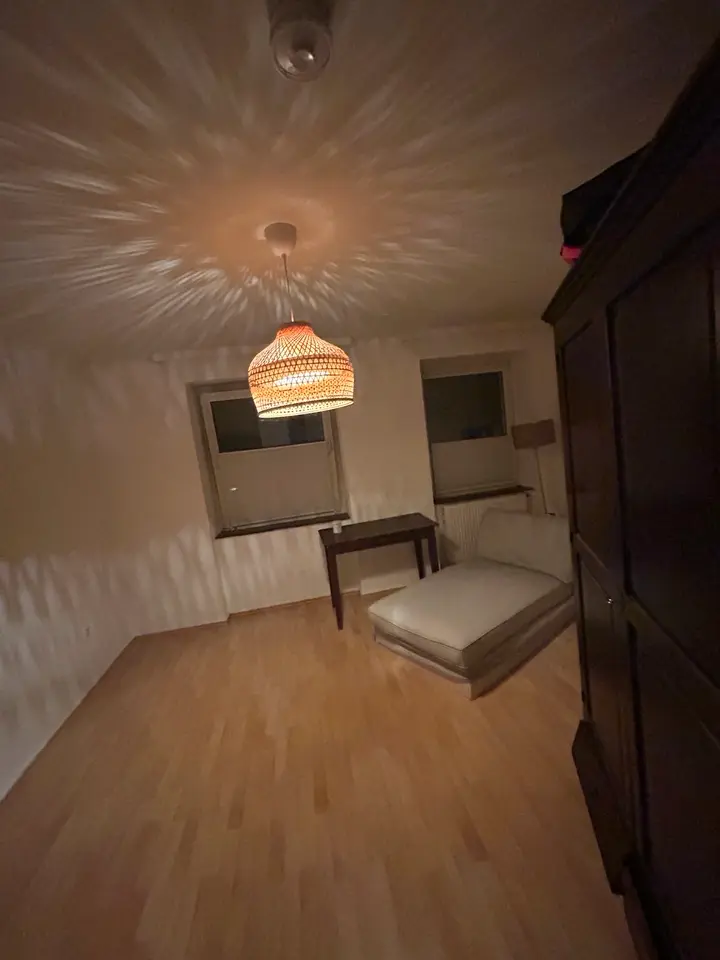 17 Zimmer Wohnung mit 72 m² in Köln – Bild 2