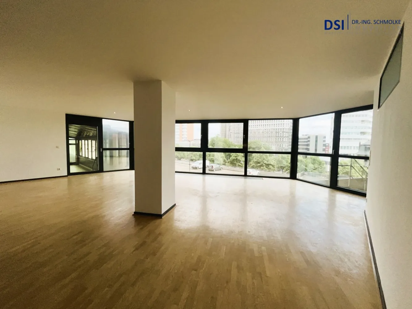 1 Zimmer Wohnung mit 200 m² in Köln – Bild 2