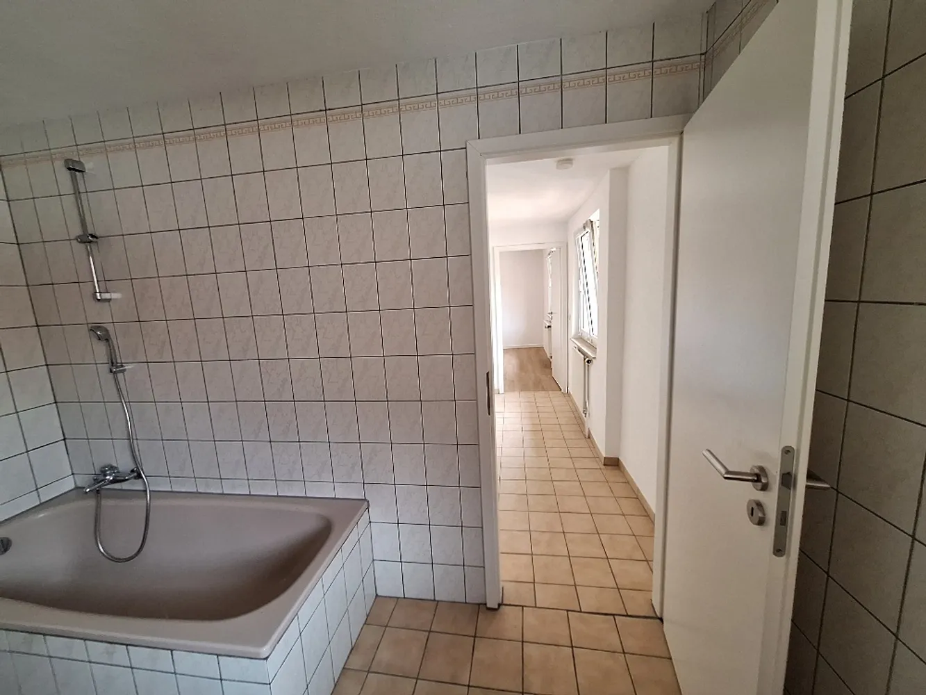 2 room apartment with 49 m² in Frankfurt am Main – Photo 4