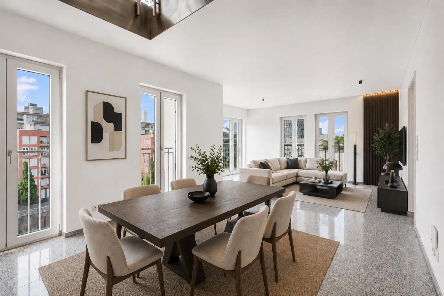 5 Zimmer Wohnung mit 237 m² in Frankfurt am Main – Bild 2