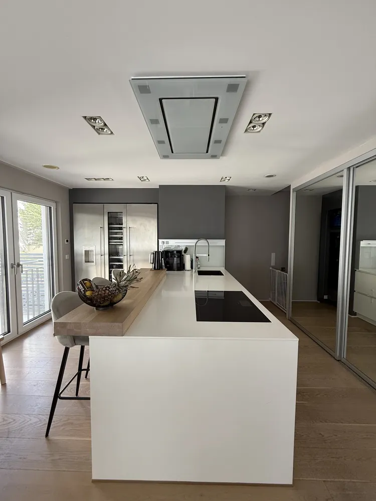 5 Zimmer Wohnung mit 192 m² in Frankfurt am Main – Bild 1