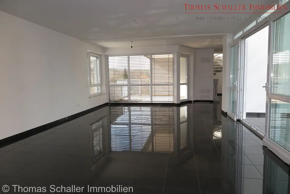5 Zimmer Wohnung mit 268 m² in Fürth – Bild 1