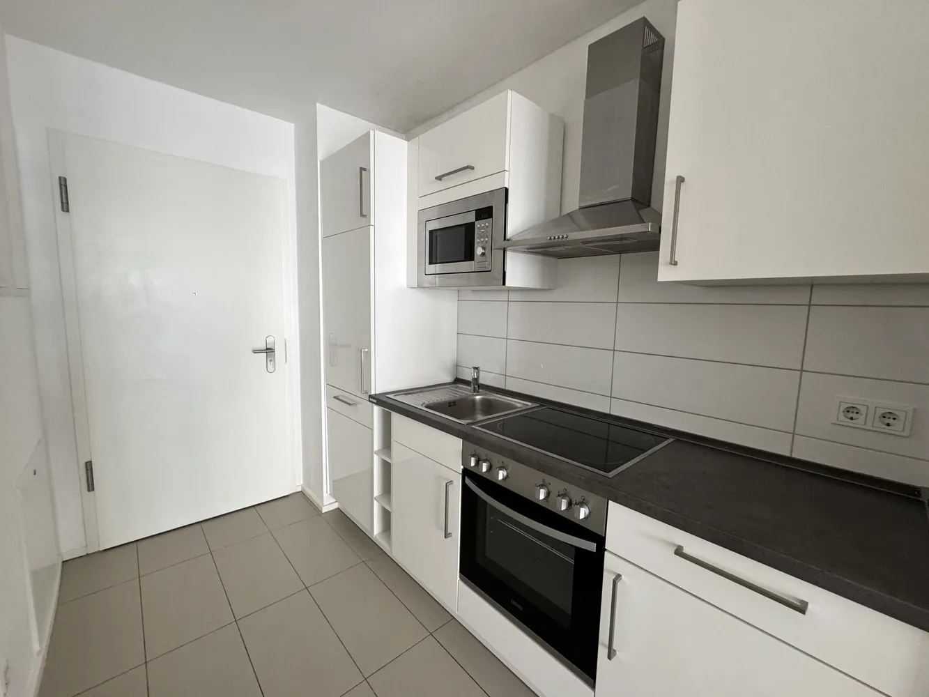1 room apartment with 30 m² in Berlin – Photo 2
