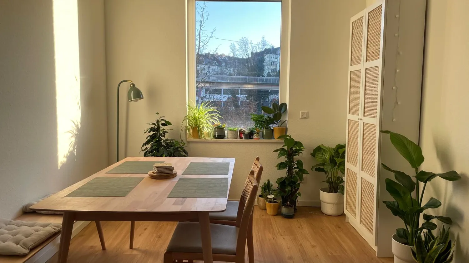 4 Zimmer Wohnung mit 94 m² in Düsseldorf – Bild 1