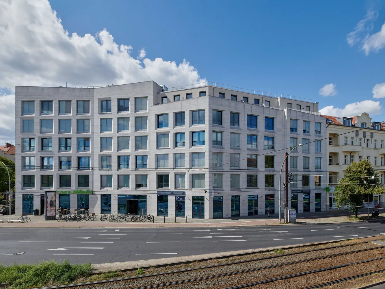 3 Zimmer Wohnung mit 142 m² in Berlin – Bild 1