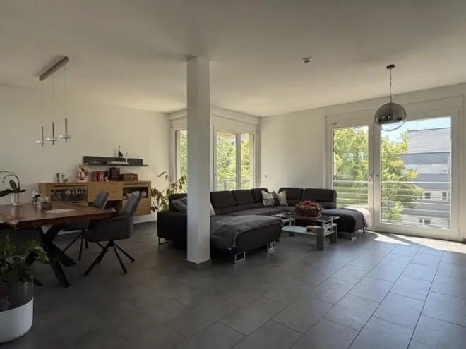 3 Zimmer Wohnung mit 100 m² in Frankfurt am Main – Bild 1