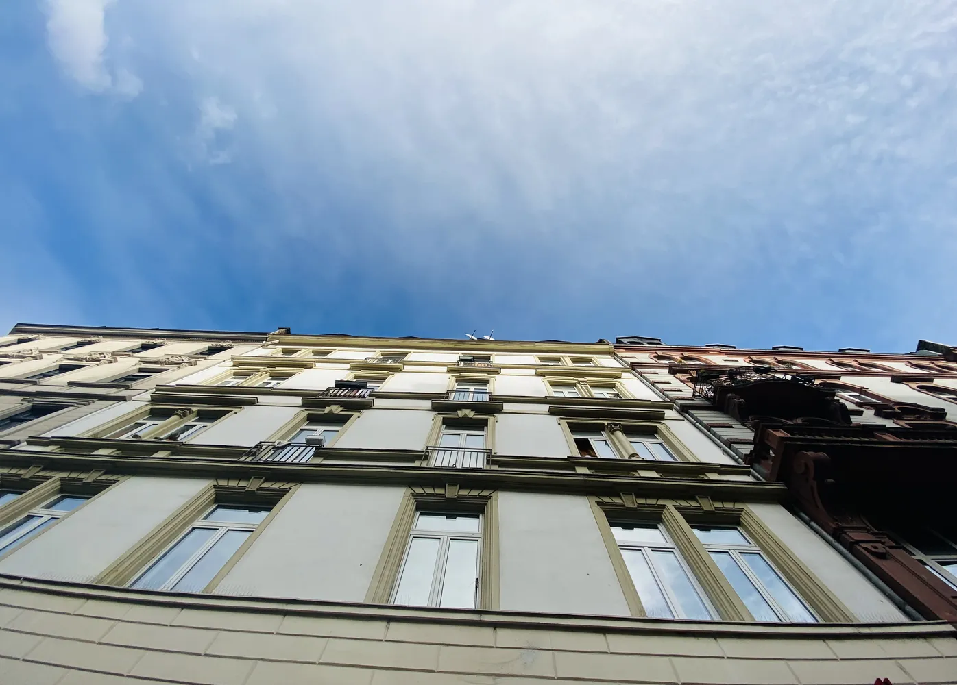 4 Zimmer Wohnung mit 100 m² in Frankfurt am Main – Bild 2