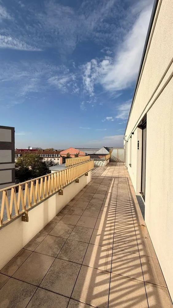 2 Zimmer Wohnung mit 89 m² in Berlin – Bild 2