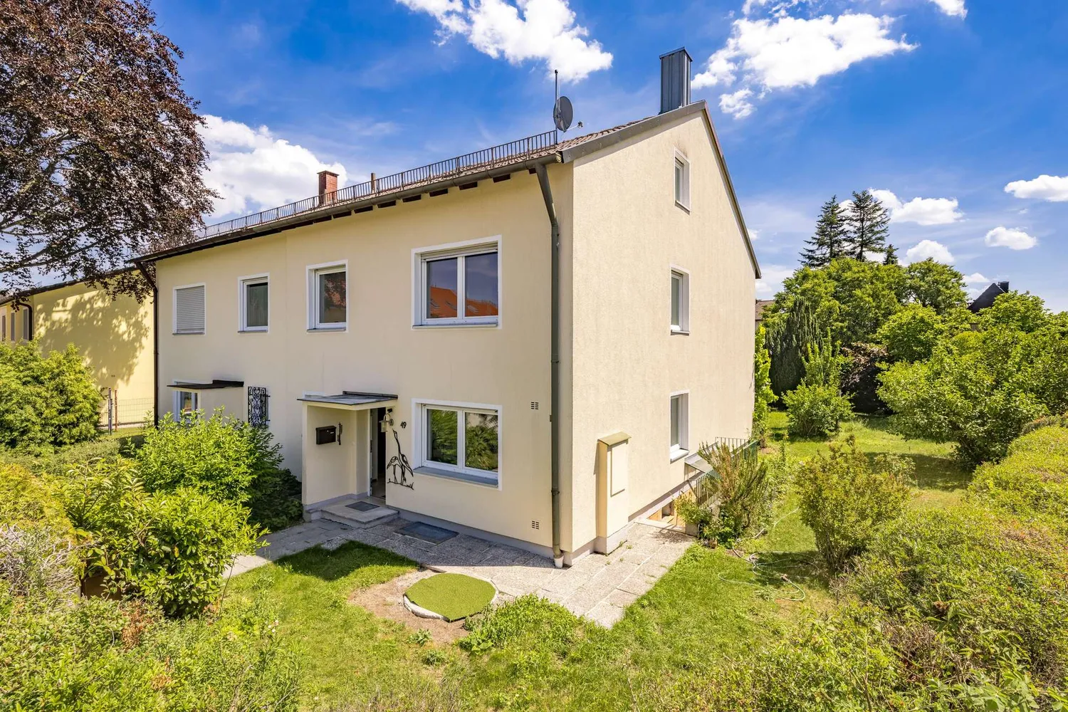 7 Zimmer Haus mit 174 m² in München – Bild 1