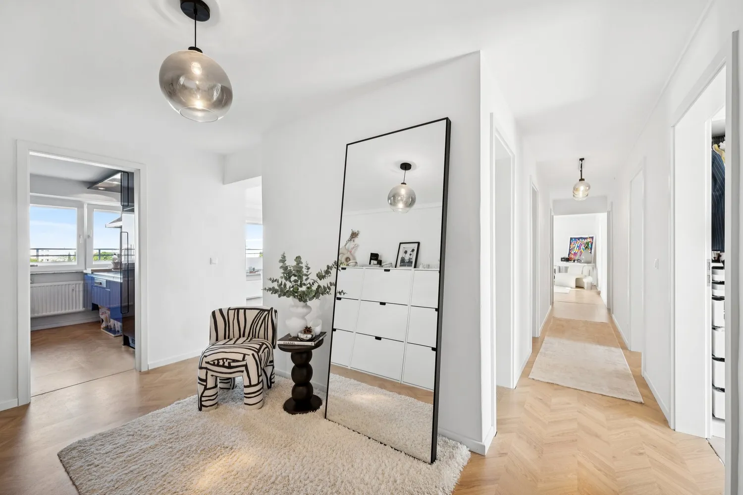 5 Zimmer Wohnung mit 144 m² in München – Bild 4