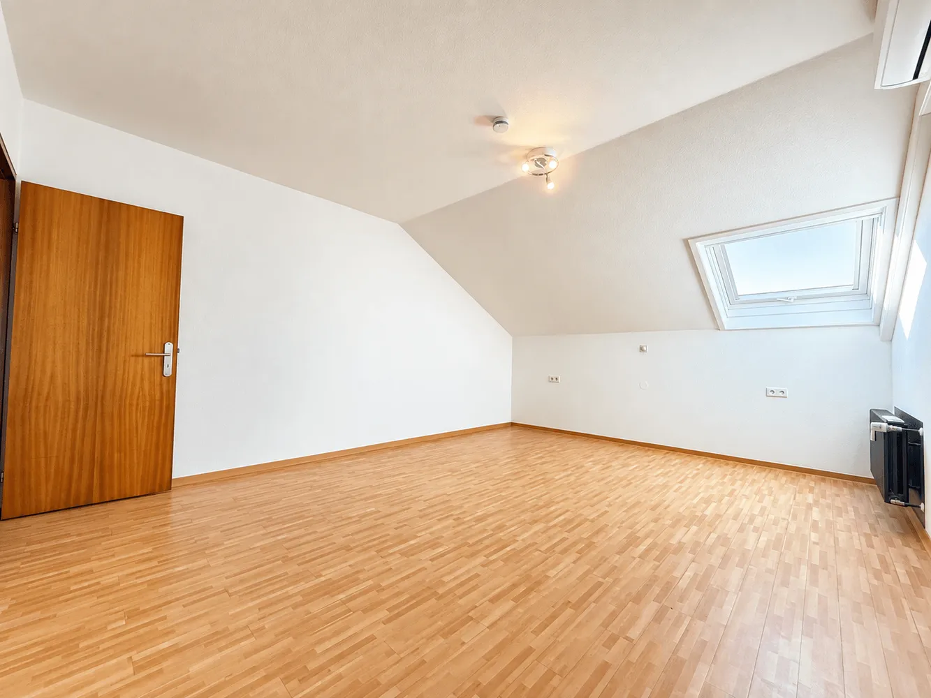 3 Zimmer Wohnung mit 90 m² in Böblingen – Bild 2