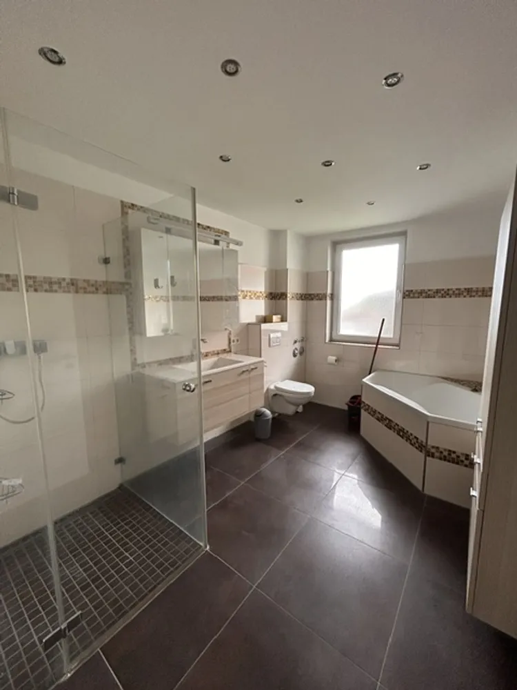 4 Zimmer Wohnung mit 131 m² in Wiesbaden – Bild 5