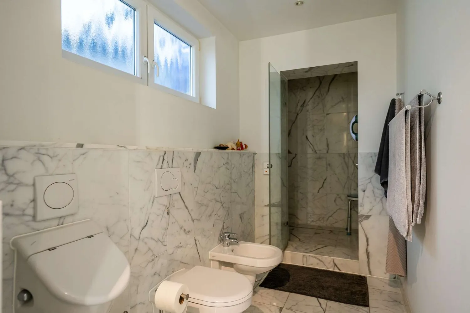 6 Zimmer Wohnung mit 221 m² in Stuttgart – Bild 4