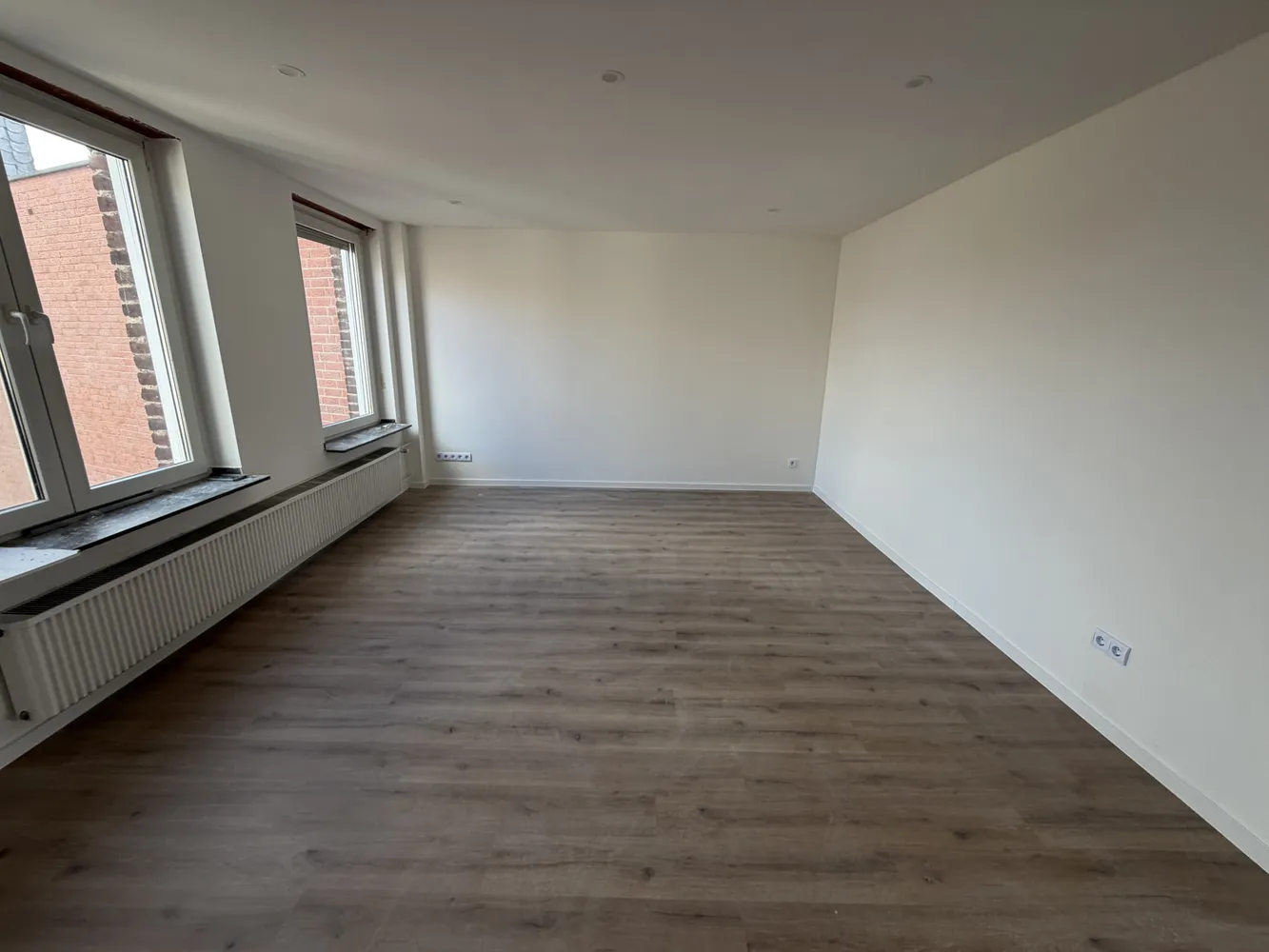6 Zimmer Wohnung mit 140 m² in Mönchengladbach – Bild 1