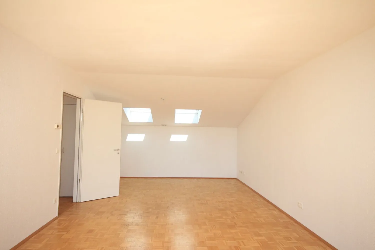 2 Zimmer Wohnung mit 77 m² in Berlin – Bild 8